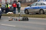 Kobieta w BMW potrąciła rowerzystę na przejeździe. Jest nagranie z wypadku [ZOBACZ]
