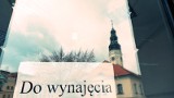 Deptak w Zielonej Górze pustoszeje. Wciąż przybywa lokali do wynajęcia. Pandemia powoduje zamykanie biznesów 