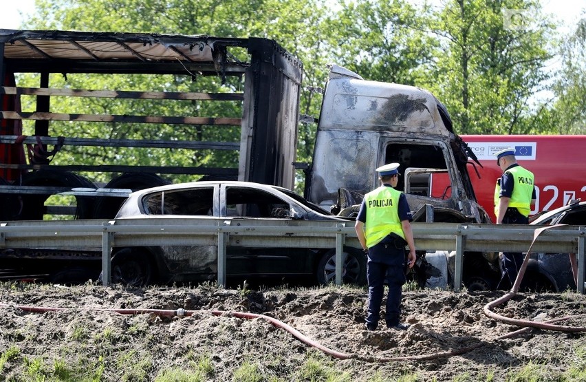 Wypadek na S3, spłonęły auta, sześć ofiar śmiertelnych.
