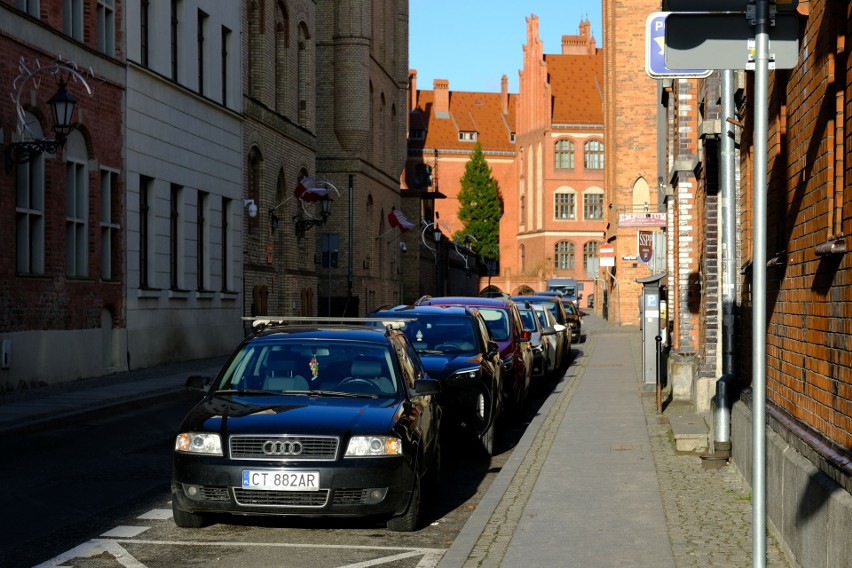 Co podrożeje w Toruniu od 2024 roku? Duże zmiany nie tylko na parkingach