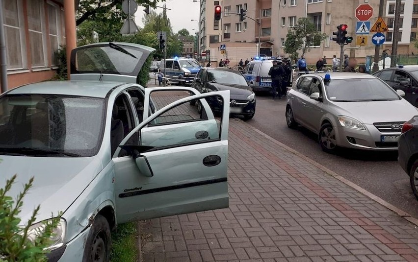 Gdańscy policjanci w wyniku pościgu zatrzymali kierowcę Opla...