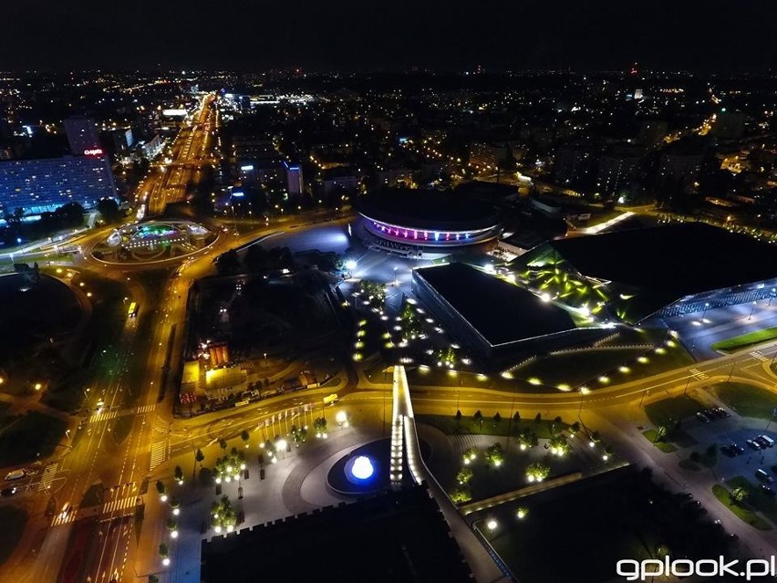 Katowice nocą robią niezapomniane wrażenie. Szczególnie...