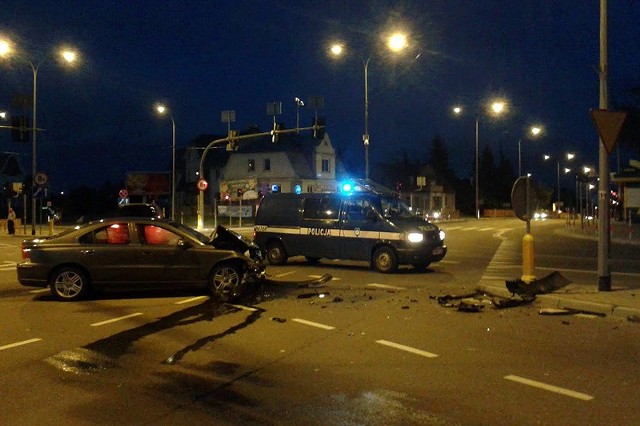 Wypadek na skrzyżowaniu na osiedlu Wysoki Stoczek.