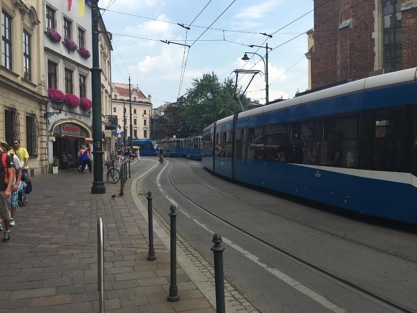 ŚDM Kraków. Tramwaje utknęły w korkach w centrum miasta [ZDJĘCIA]