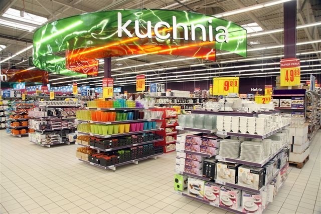 Szczecin Turzyn: Carrefour zmienił swe wnętrzeZmieniono m. in. aranżację działów i kolorystykę