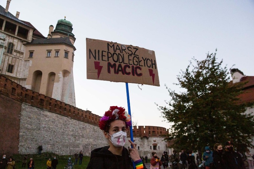 Sobotnia demonstracja w Krakowie rozpoczęła się u stóp...