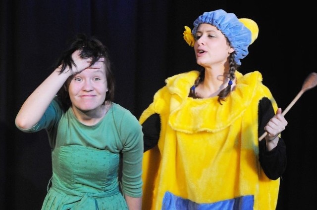 Bonawenturkę (z lewej) zagrała Natalia Dyjas, a Olbrzymkę - Anna Olechnowicz