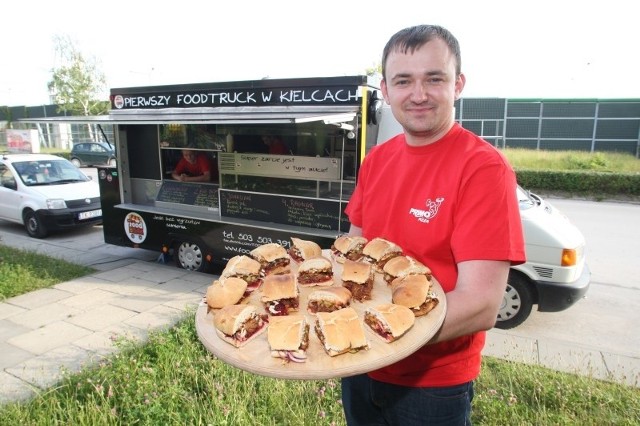 - W naszym menu są kanapki na ciepło inspirowane kuchniami różnych zakątków świata - mówi Paweł Kaczmarczyk, właściciel pierwszego w regionie food trucka Food So Good.