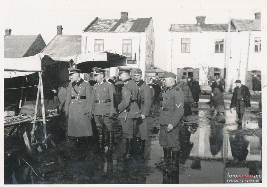 Niemieccy żołnierze w Białobrzegach w 1940 roku.