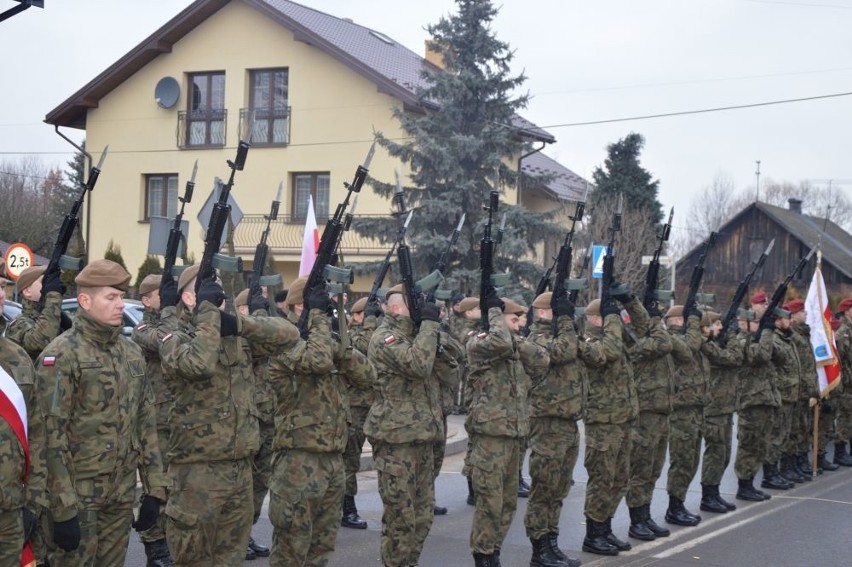 27 marsz szlakiem powstańców styczniowych wyruszył z Suchedniowa (WIDEO, zdjęcia)
