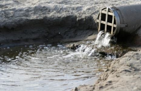 Ścieki zalały dom w Kobylnicy. Potrzebna jest pomoc