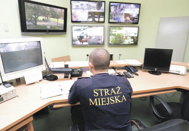 Straż miejska chce wymienić 16 starych kamer monitoringu na nowsze. Modernizowane ma być również studio przy ul. Reymonta. 