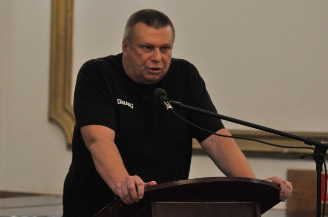 Prezes Koszykarskiego Klubu Sportowego Siarka Tarnobrzeg, Zbigniew Pyszniak z mównicy ponownie będzie namawiał do wsparcia finansowego dla basketu.