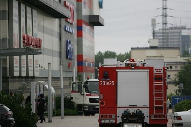 Alarm bombowy w SCC Katowice i ewakuacja