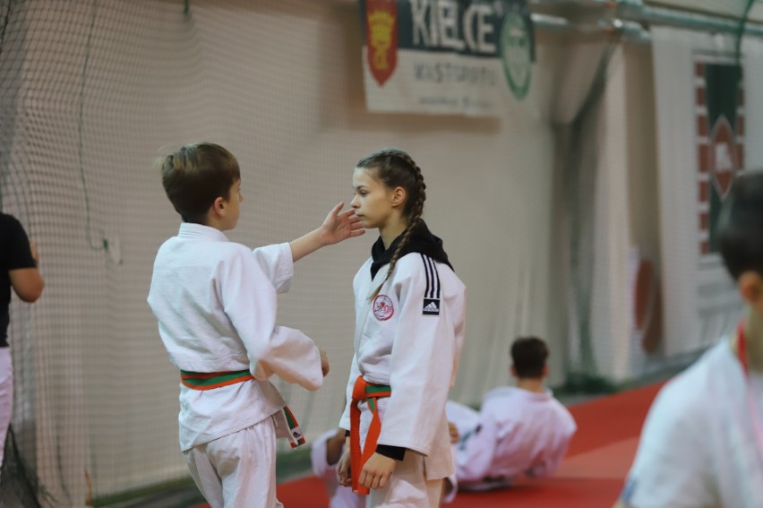 Ponad 500 judoków walczyło w mistrzostwach Polski  w Kielcach. Dwa medale gospodarzy