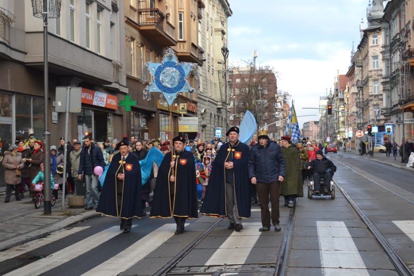 Orszak Trzech Króli w Gliwicach: tłumy mieszkańców na...