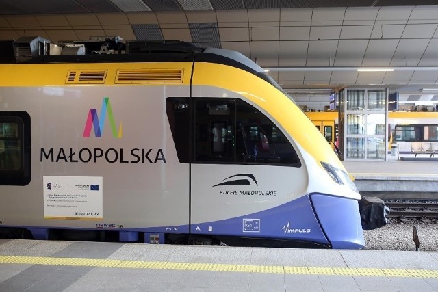 W Krakowie na podstawie biletu kolejowego będzie można także podróżować miejskimi tramwajami i autobusami.