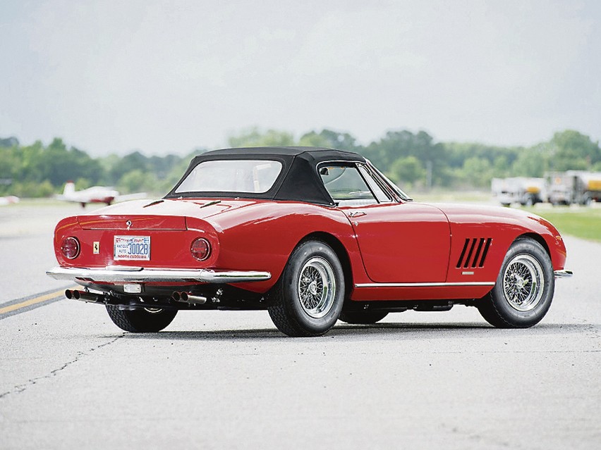 Ferrari 275 GTS/4 NART Spyder  / Fot. Ferrari