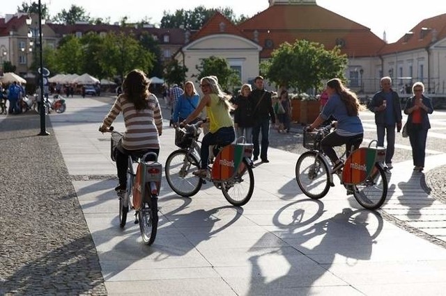 Najliczniej odwiedzanymi stacjami są te przy Rynku Kościuszki, Placu Niepodległości, oraz przy ulicach Mickiewicza/ Świętojańskiej.