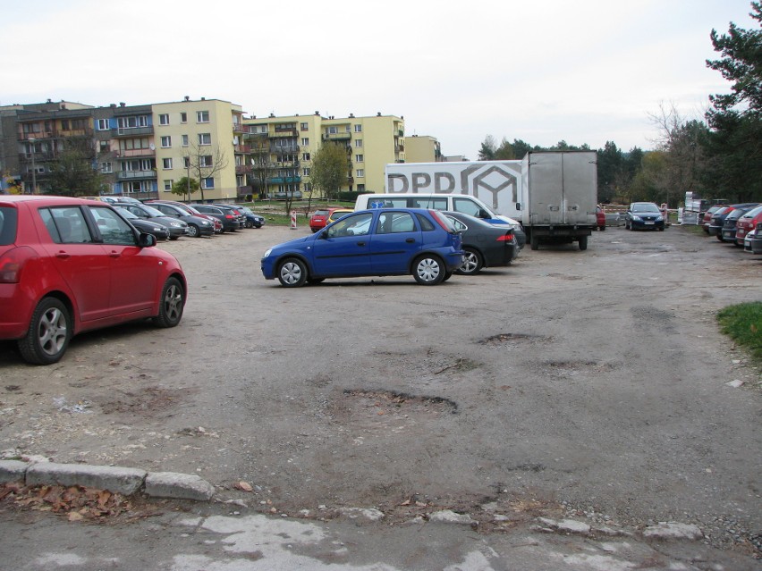 Budują parking z prawdziwego zdarzenia w Olkuszu na os. Młodych