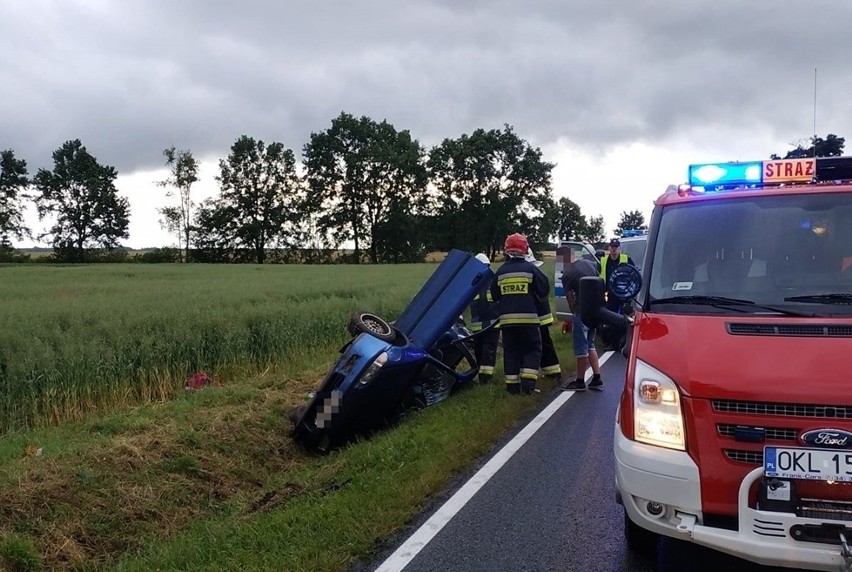 Wypadek na DK 45 między Jasieniem a Kuniowem.