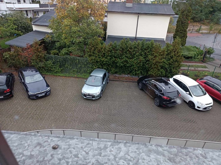 Zobaczcie kolejne zdjęcia toruńskich "mistrzów parkowania"!...