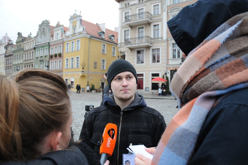 Manifestacja narodowców na Starym Rynku. Przyszło dziesięć...