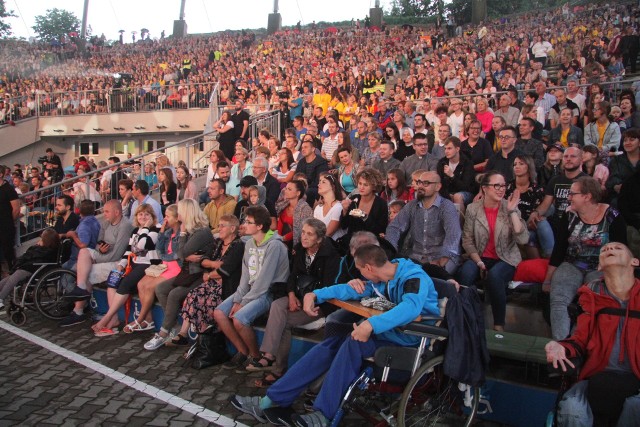 W niedzielę w amfitearze Kadzielnia w Kielcach odbył się koncert finałowy „Alleluja, czyli Happy Day III”. Na scenie wystąpili wieczorem laureaci konkursu oraz gwiazdy muzyki inspirowanej duchowymi wartościami chrześcijańskimi. Zaprezentowali się: TGD, Mesajah, Exodus15, TAU, ksiądz Jakub Bartczak, Piotr Restecki, Dominik Skrzyniarz, Viola Sobczyk, Znajomi Znajomych. Na widowni zasiadło kilka tysięcy osób. Publika bawiła się wyśmienicie, tańcząc i śpiewając z artystami. Gośćmi galowego koncertu byli stypendyści Fundacji Dzieła Tysiąclecia. Tegorocznej edycji festiwalu przyświecało hasło „Zjednoczeni w Duchu”. 