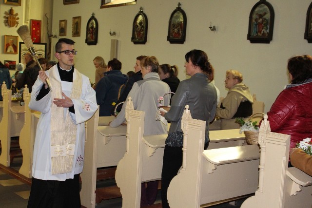 Święcenie pokarmów w Bledzewie.