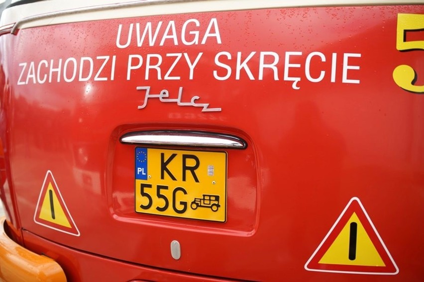 Kraków. Parada zabytkowych i współczesnych pojazdów MPK [ZDJĘCIA]