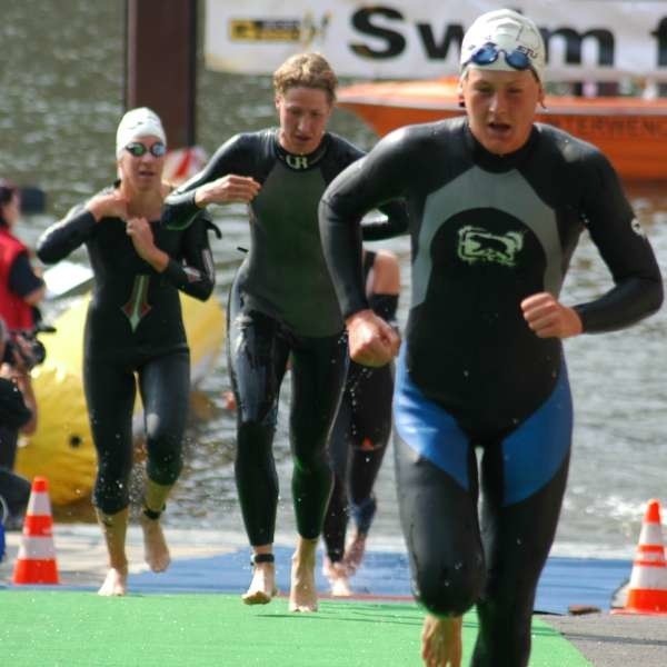 Po wyjściu z wody trzeba przejechać na rowerze 42 km, a potem jeszcze przebiec ponad 10 km.