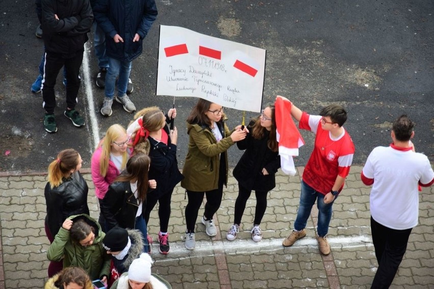 Uczniowie Szkoły Podstawowej im. Ewarysta Estkowskiego w...