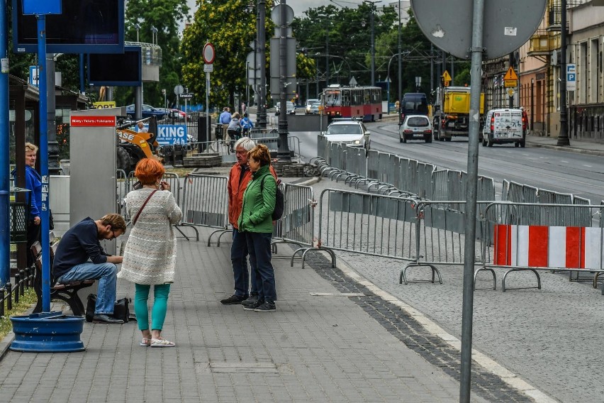 Ruszyła budowa przystanku wiedeńskiego na ul. Focha [zdjęcia]