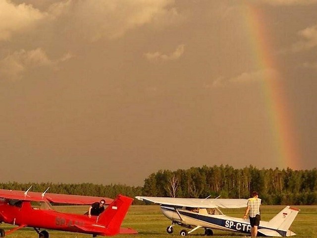 Tęcza to efekt rozszczepienia widma światła, widzimy ją często po burzy lub deszczu. W Planetarium dowiemy się, na czym polega to zjawisko i wiele innych, związanych ze  światłem.