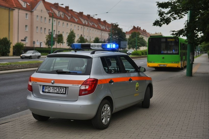 Zbita szyba w autobusie linii nr 95