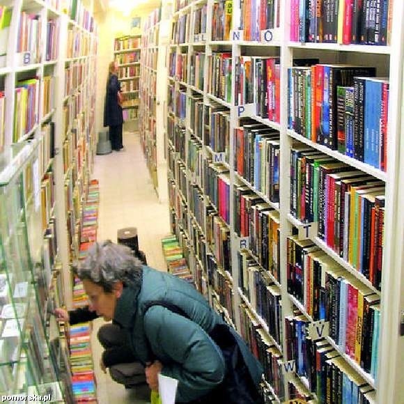 Trudno sobie wyobrazić perfumy o tym zapachu, czyli biblioteki.