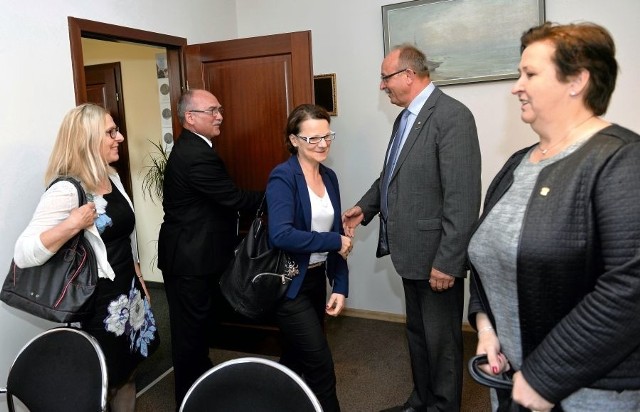 W czerwcu związkowcy z oświatowej Solidarności złożyli pisma z prośbą o podwyżki m.in. na ręce Krzysztofa Trawickiego, wicemarszałka województwa pomorskiego