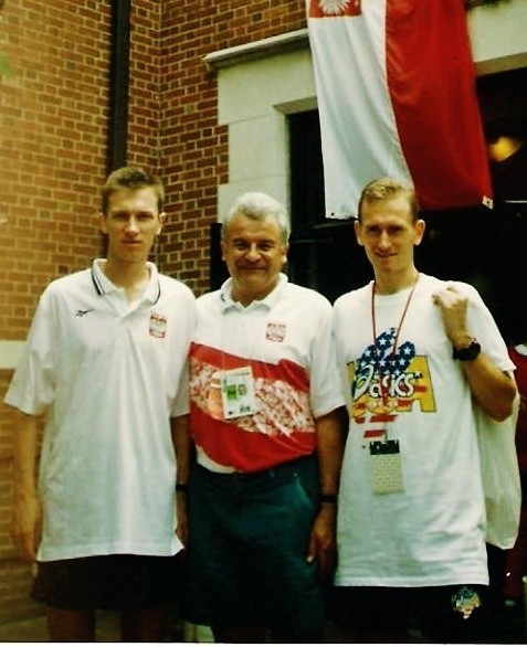 Leszek Bebło (pierwszy z prawej) reprezentował Polskę na...