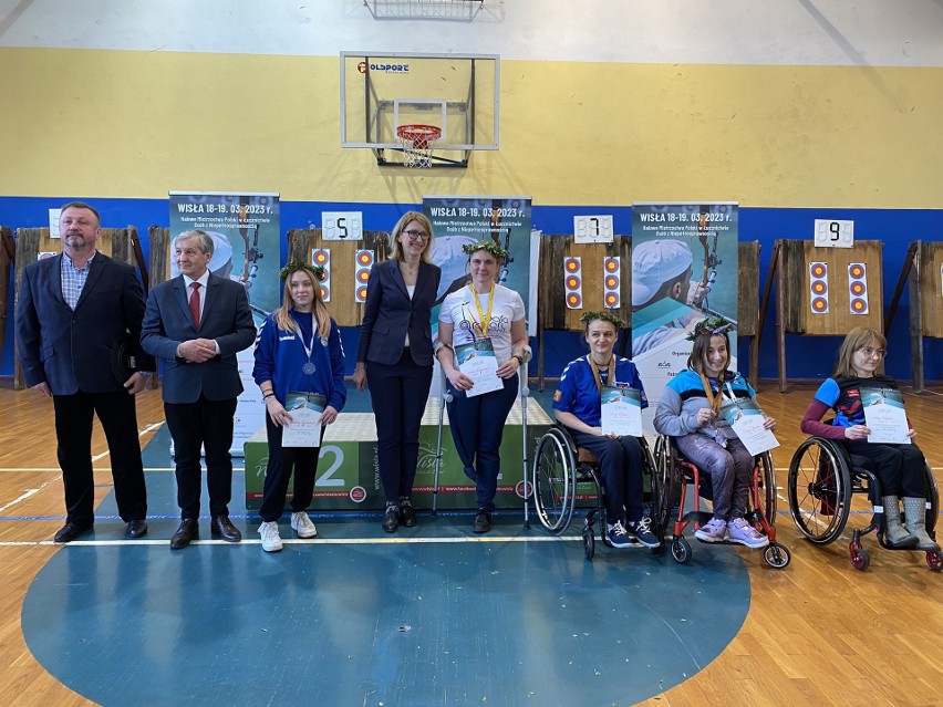 Osiem medali łuczników Startu Kielce na Halowych Mistrzostwach Osób z Niepełnosprawnościami w Wiśle. Zobacz zdjęcia 
