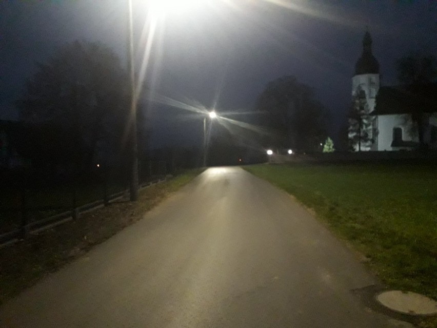 Rozbudowa oświetlenia ulicznego w gminie Krasocin zakończona. Zobacz, jak teraz wygląda [ZDJĘCIA]