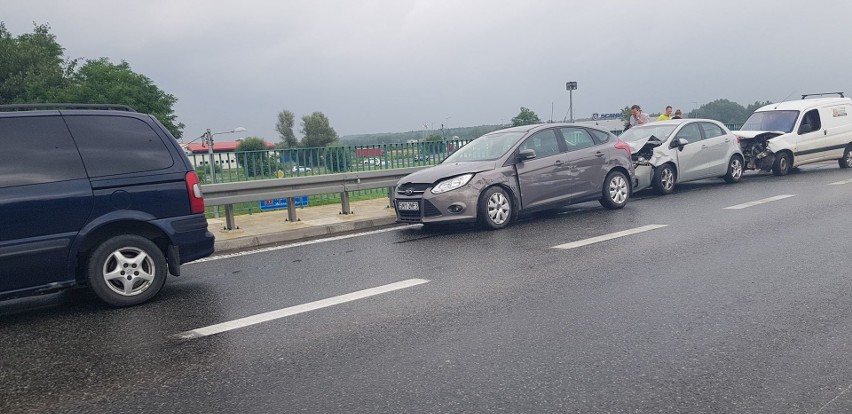 Wypadek na obwodnicy Krakowa. Ogromne korki na A4