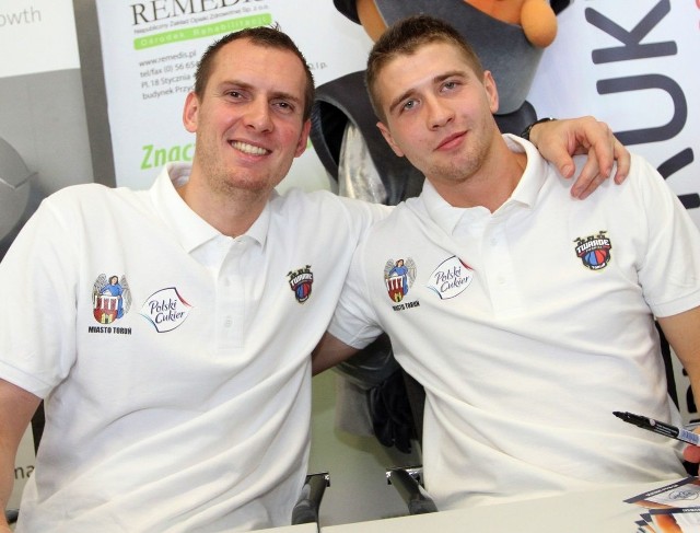 Mateusz Jarmakowicz (z lewej) zagrał świetnie z Rosą, Michał Jankowski zdobył ważne punkty w finale.