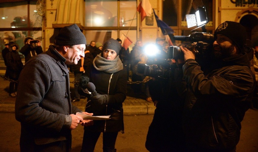 Protest przeciwko sejmowi na Placu Słowiańskim przed biurem...