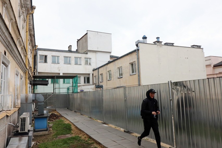 Dwa budynki szpitala SPSK nr 1 przy ul. Staszica zostaną zrównane z ziemią - zobacz zdjęcia