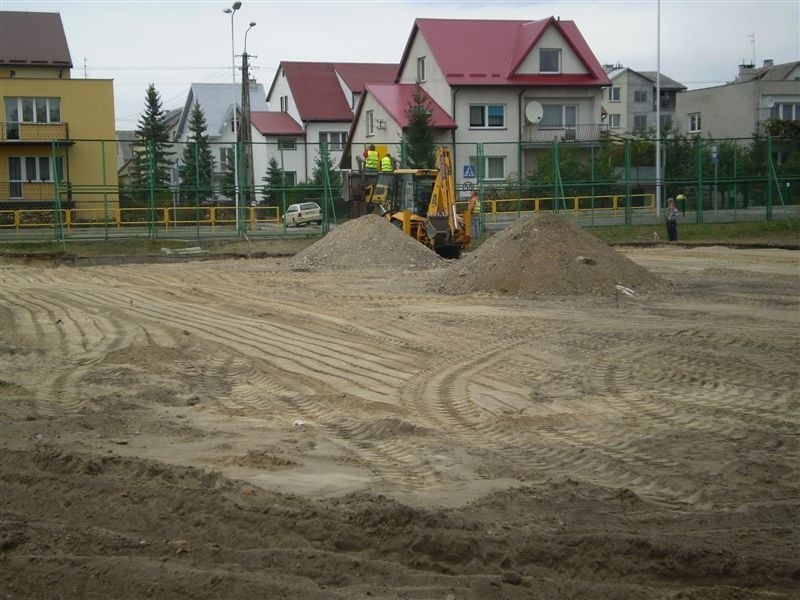 Nowy Orlik powstający przy gimnazjum nr 2, budzi radość...