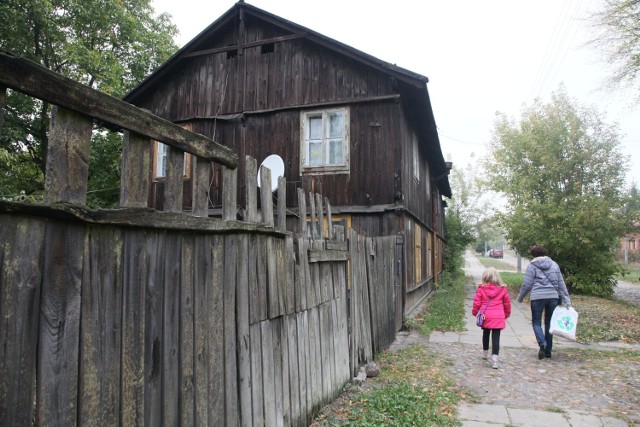 W tych starych domach mieszkali kiedyś robotnicy widzewskich fabryk - ul. Antoniewska