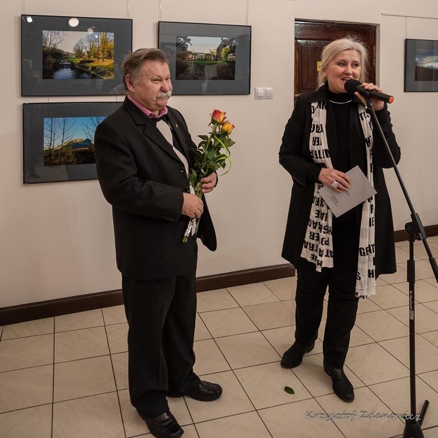 Witold Firsowicz i Elżbieta Raczkowska mówili o wystawie.