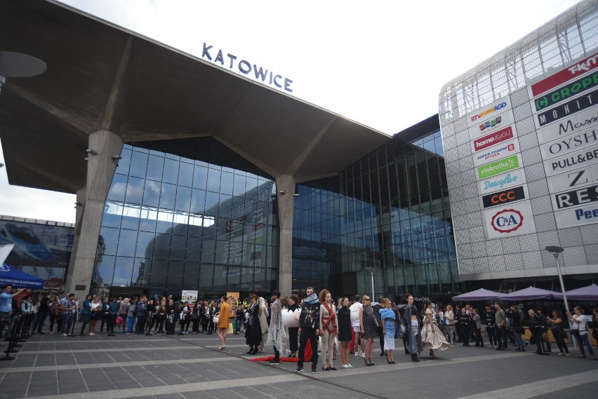 Katowice. Dworzec i galeria handlowa w jednym