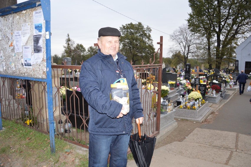 Krzęcin. Dzięki dwudniowej kweście, na cmentarzu w Krzęcinie (gm. Skawina) zostaną odnowione kolejne nagrobki.