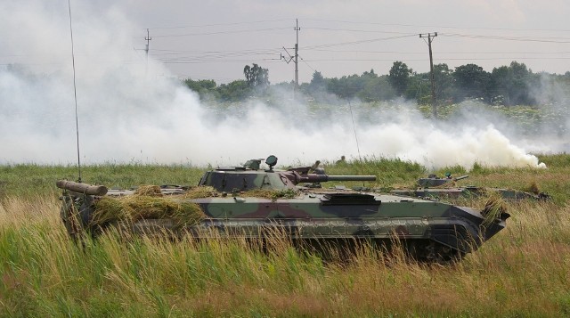 Pojazdy BMP pozostają w czynnej służbie w Wojsku Polskim. Tu na jednym z poligonów na Pomorzu